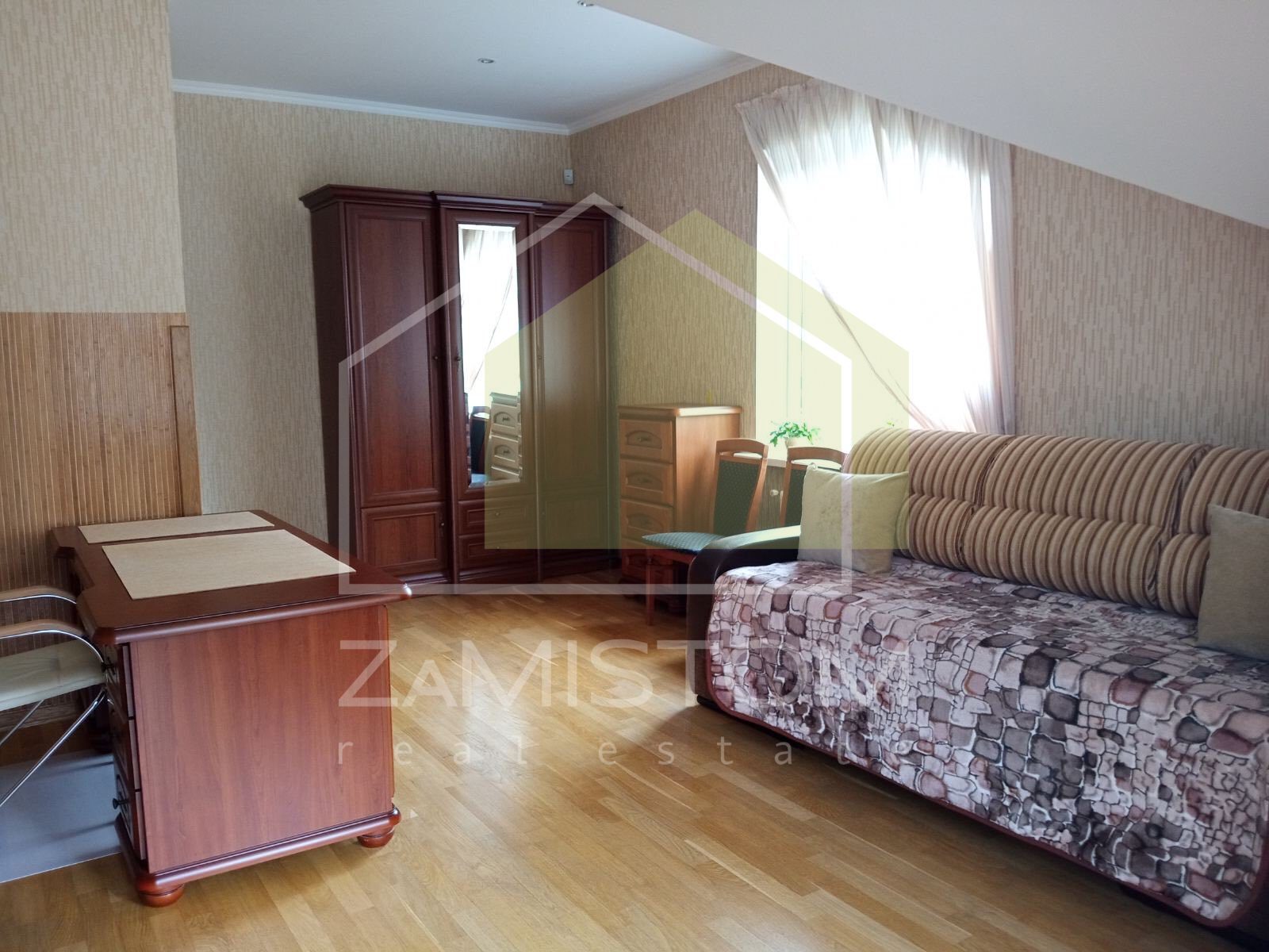 Продаж будинку 214 м²