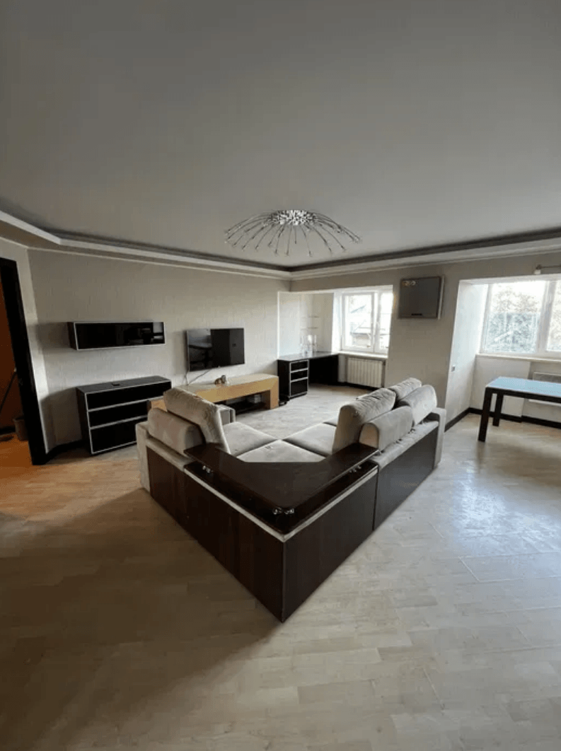 Аренда 3-комнатной квартиры 90 м², Героев Харькова просп., Харкова 64А