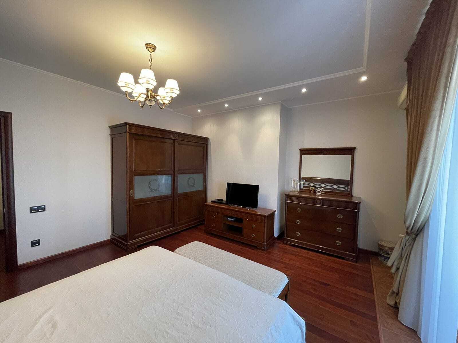 Аренда 3-комнатной квартиры 140 м², Мукачевский пер., 6