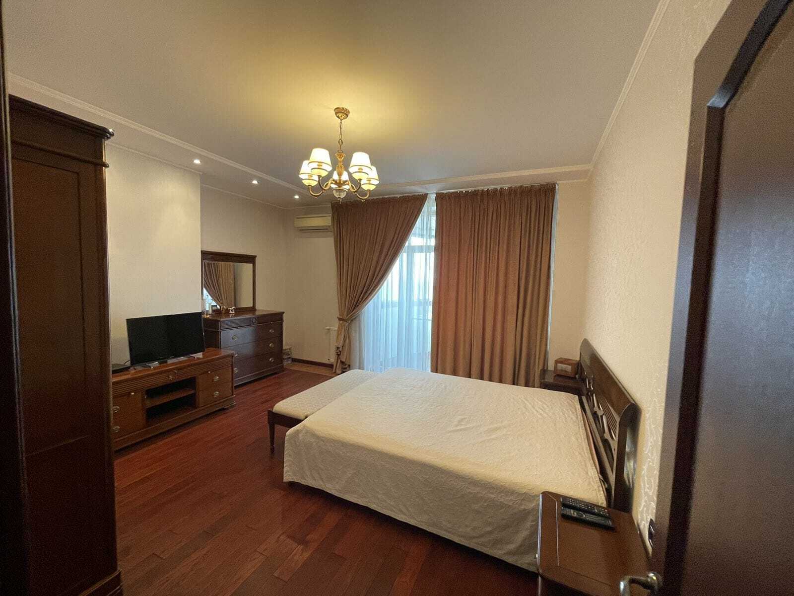 Аренда 3-комнатной квартиры 140 м², Мукачевский пер., 6