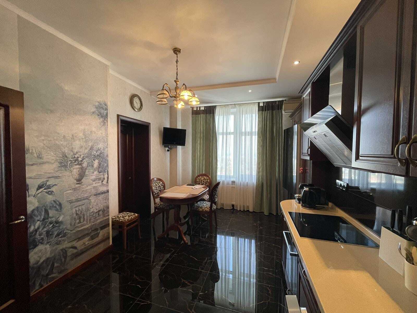 Аренда 3-комнатной квартиры 140 м², Мукачевский пер., 6