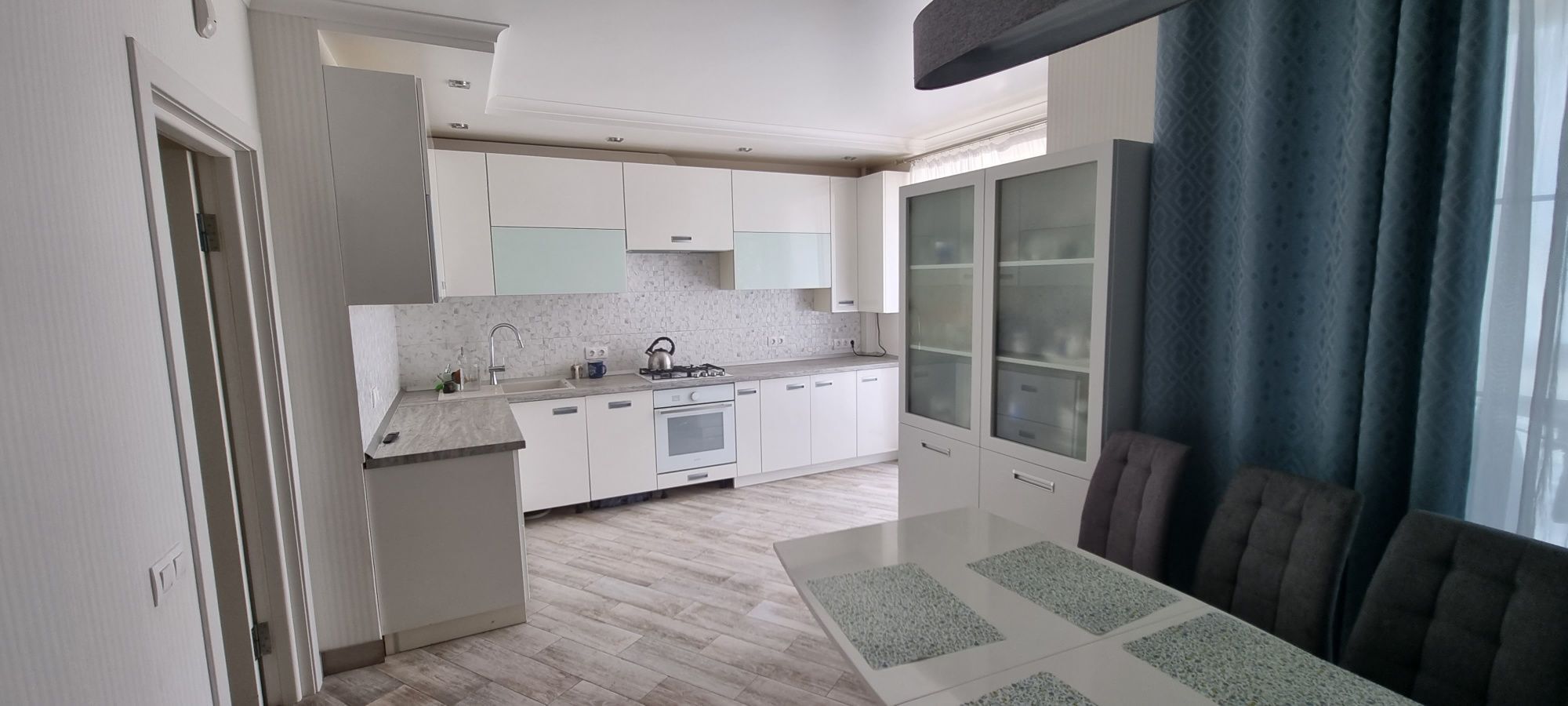 Продаж 4-кімнатної квартири 105 м², Панаса Мирного вул.