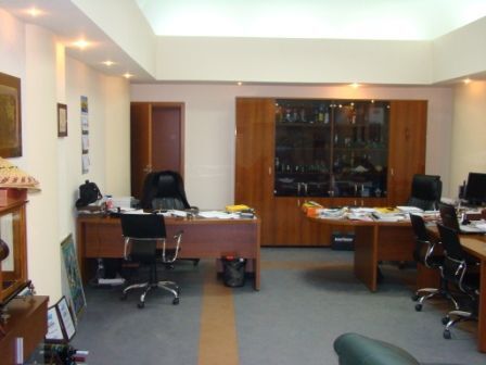 Продажа торгового помещения 1400 м², Крвснооктябрьская 1