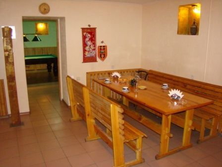 Продажа торгового помещения 1400 м², Крвснооктябрьская 1