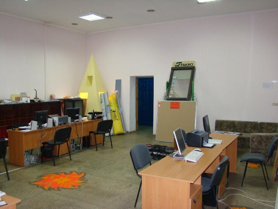 Продажа торгового помещения 1400 м², Крвснооктябрьская 1