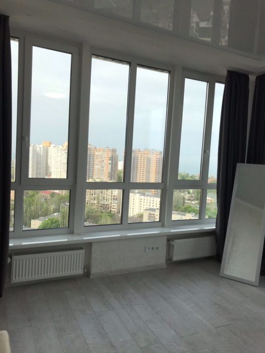 Оренда 3-кімнатної квартири 210 м², Шевченко просп., 33