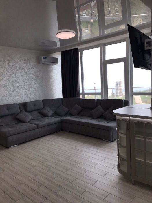 Оренда 3-кімнатної квартири 210 м², Шевченко просп., 33