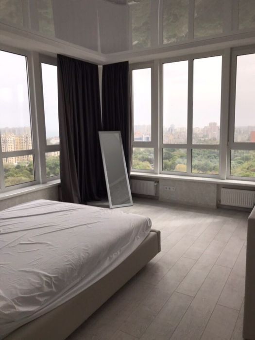 Оренда 3-кімнатної квартири 210 м², Шевченко просп., 33