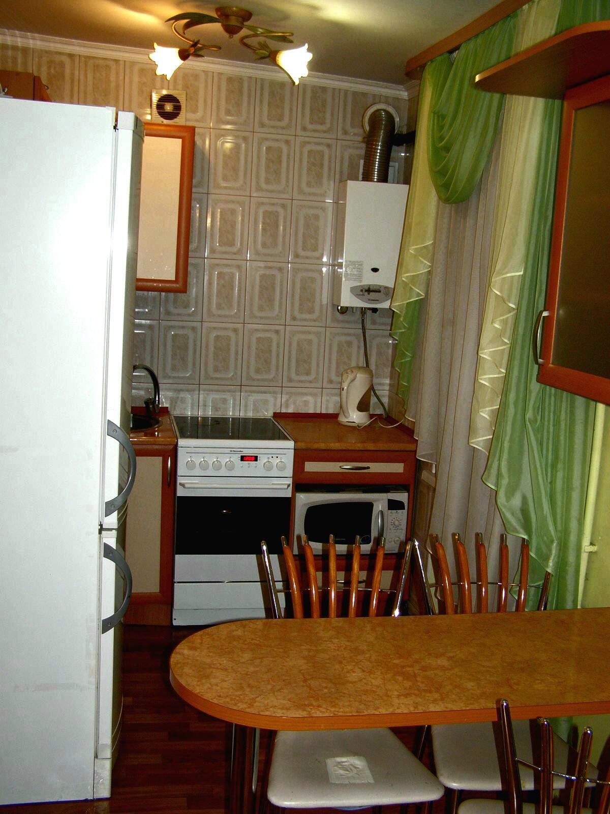 Продажа 3-комнатной квартиры 57 м², Артема ул., 144
