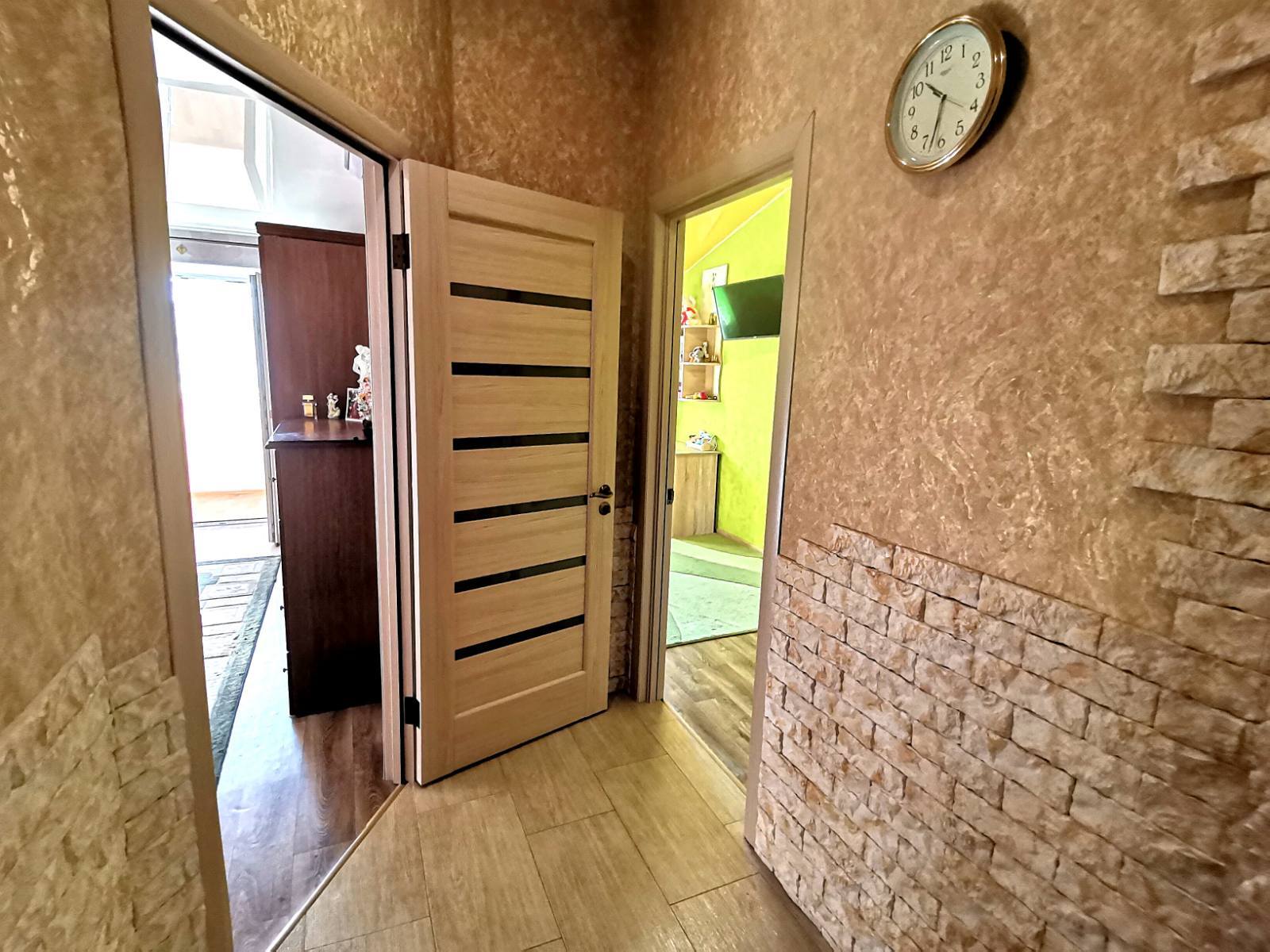 Продаж 2-рівневої квартири 93 м², Кобзаря бул.