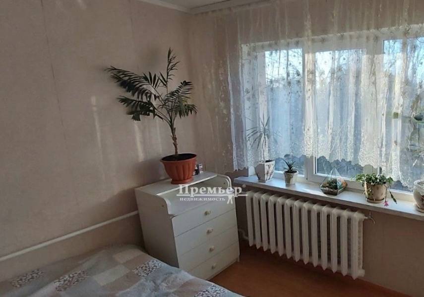 Продаж 3-кімнатної квартири 48 м², Варненська вул.
