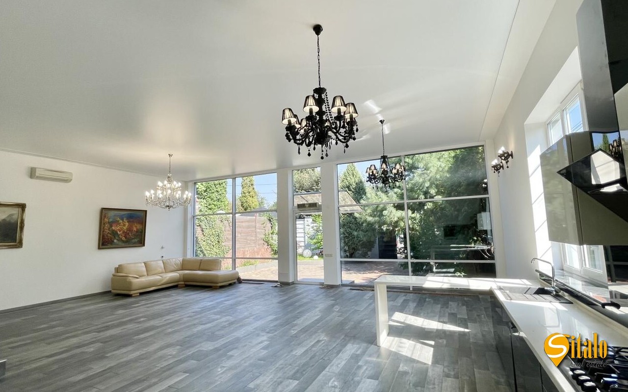 Оренда будинку 400 м², Звіринецька вул.