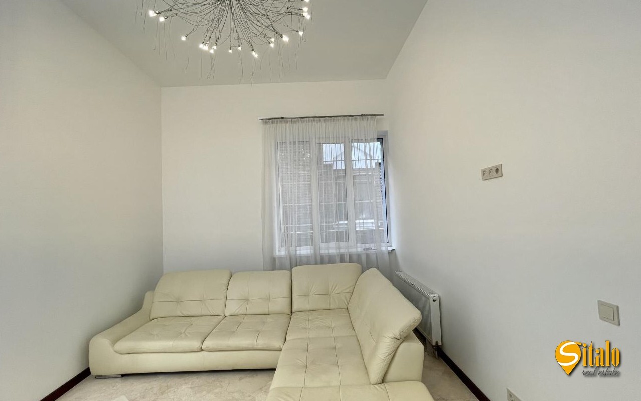 Оренда будинку 400 м², Звіринецька вул.