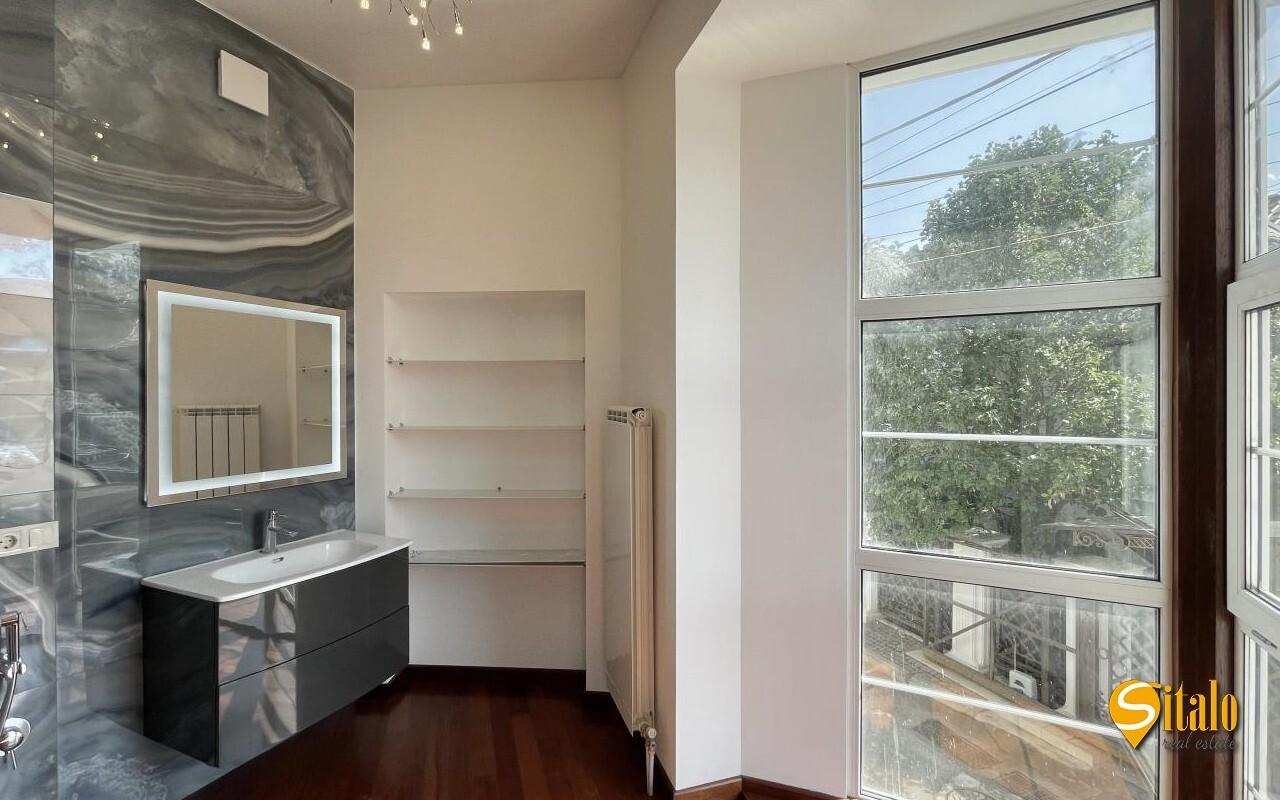 Оренда будинку 400 м², Звіринецька вул.