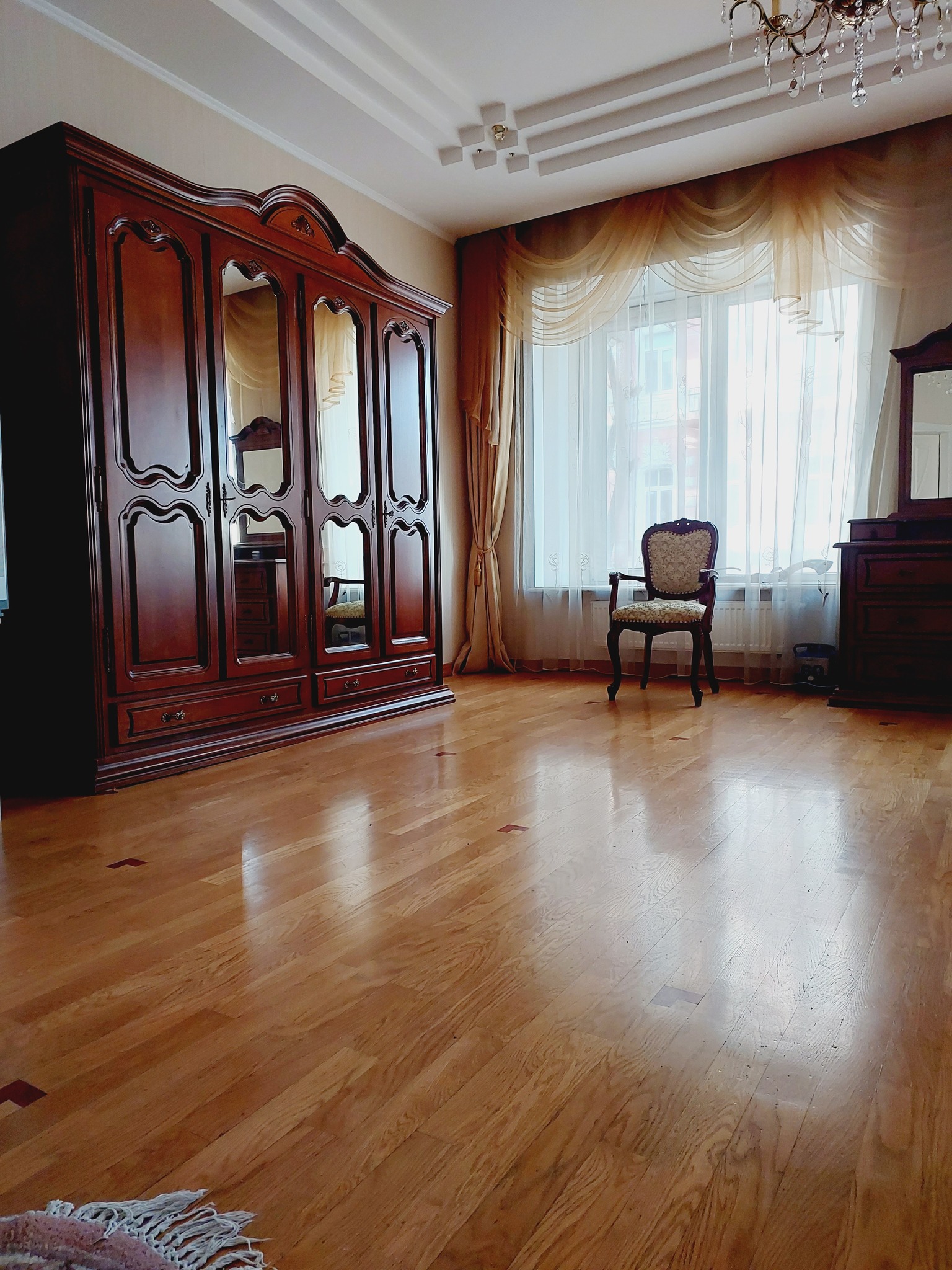 Продаж 3-кімнатної квартири 200 м², Катеринінська вул., 55