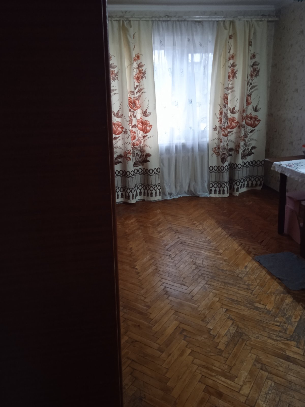 Продаж 3-кімнатної квартири 50 м², Воронезька вул.