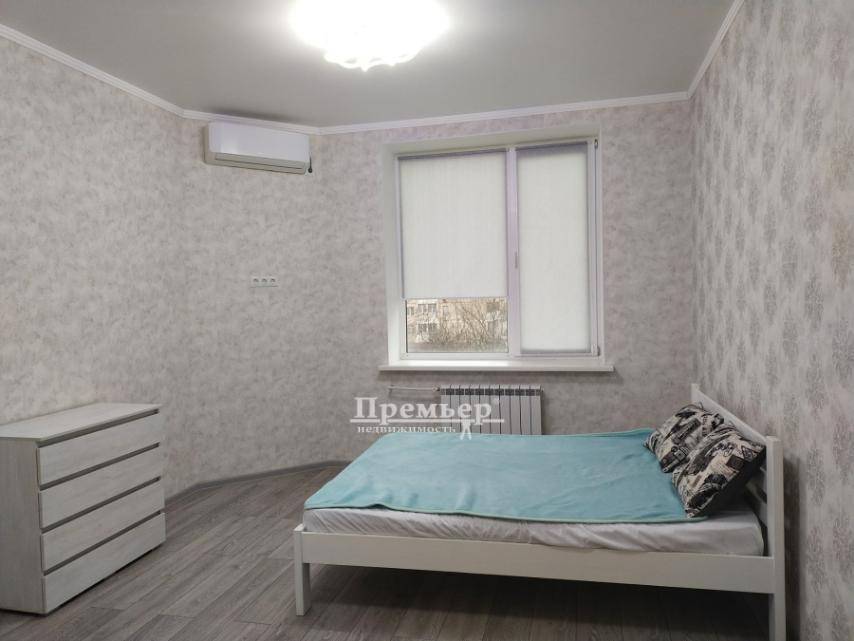 Продаж 1-кімнатної квартири 50 м², Академіка Заболотного вул.