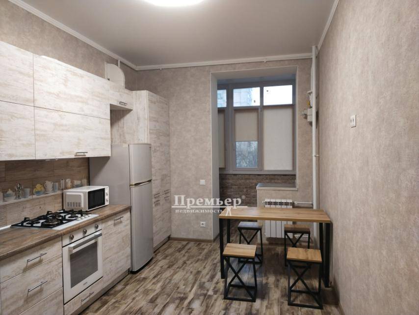 Продаж 1-кімнатної квартири 50 м², Академіка Заболотного вул.