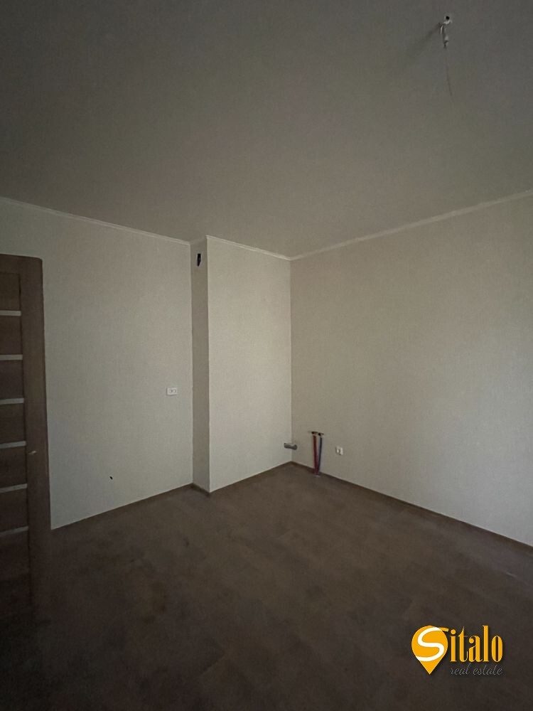 Продаж 2-кімнатної квартири 72 м², Ревуцького вул., 54
