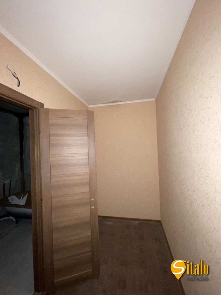 Продаж 2-кімнатної квартири 72 м², Ревуцького вул., 54