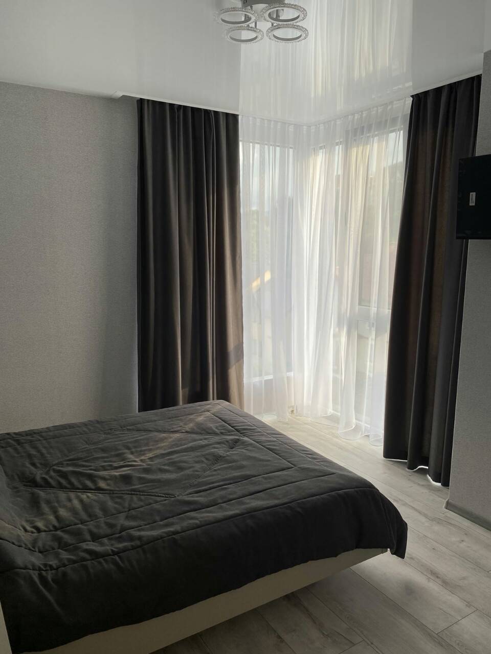 2-кімнатна квартира подобово 54 м², Роксолани вул.
