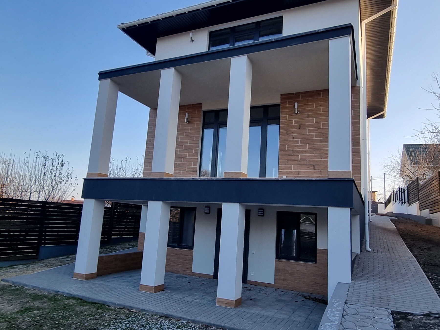 Продаж будинку 145 м²