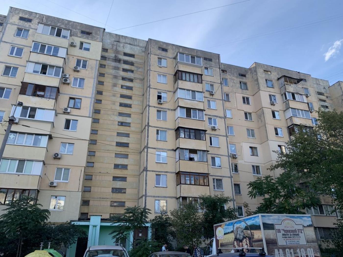 Продаж 1-кімнатної квартири 36 м², Героїв Дніпра вул., 32А