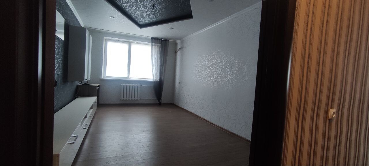 Продажа 3-комнатной квартиры 72 м², Петровского пл., 1