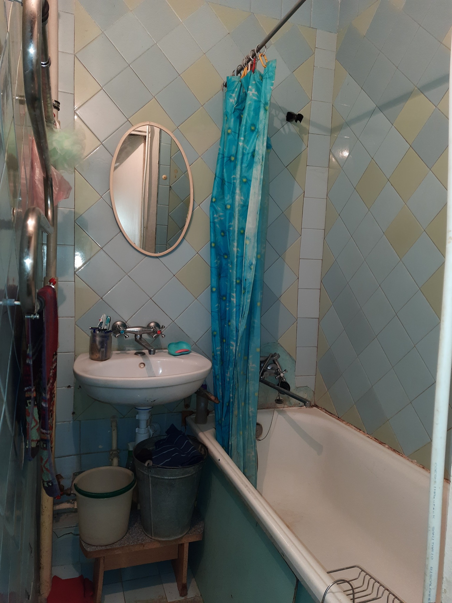 Продажа 3-комнатной квартиры 64 м², Героев Труда ул.