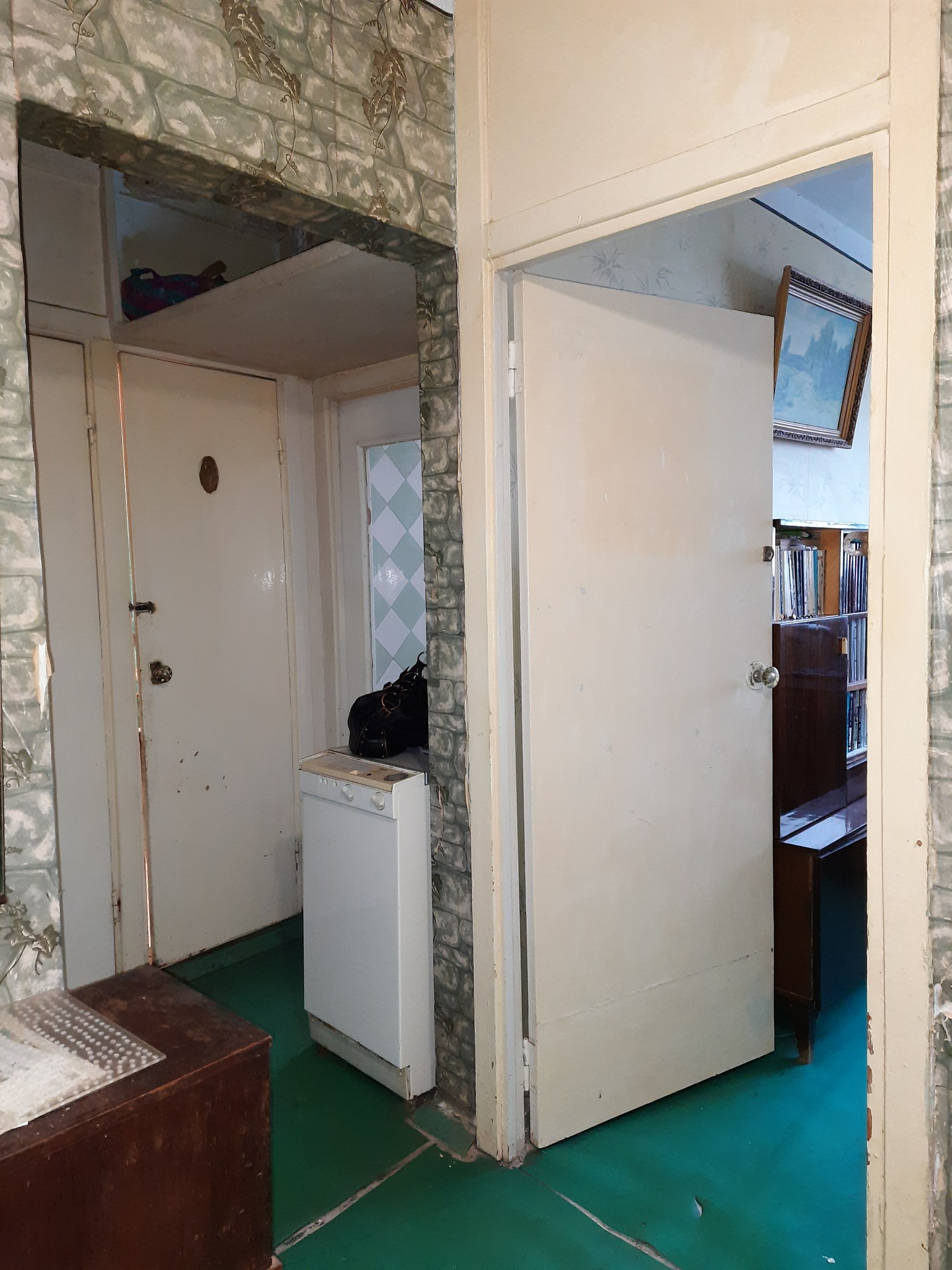 Продажа 3-комнатной квартиры 64 м², Героев Труда ул.