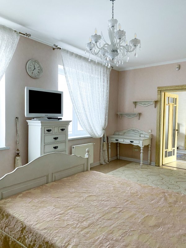 Аренда дома 240 м², Костанди ул., 55