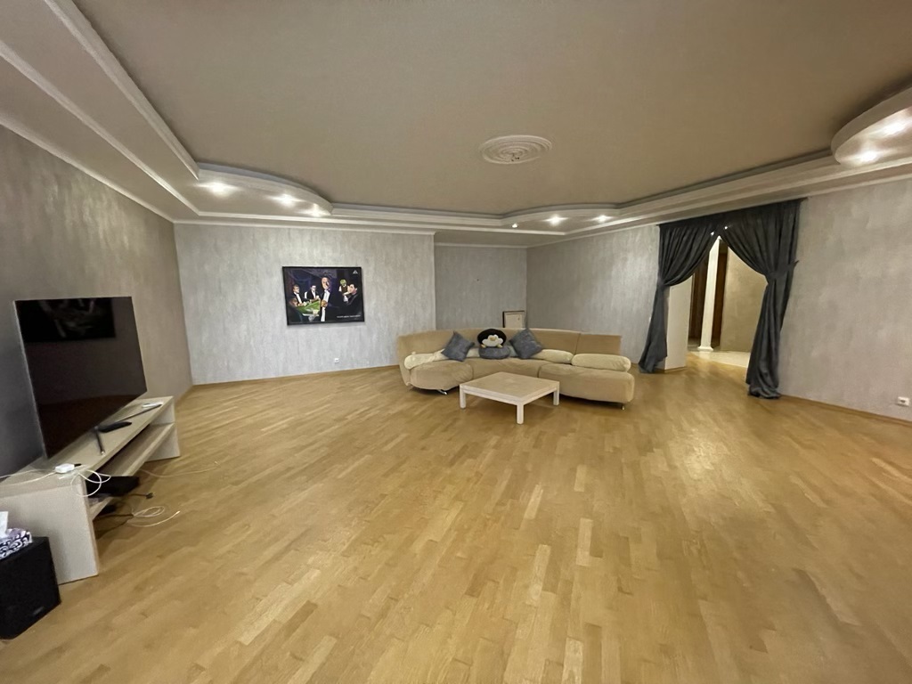 Продажа 3-комнатной квартиры 173 м², Паторжинского ул., 14