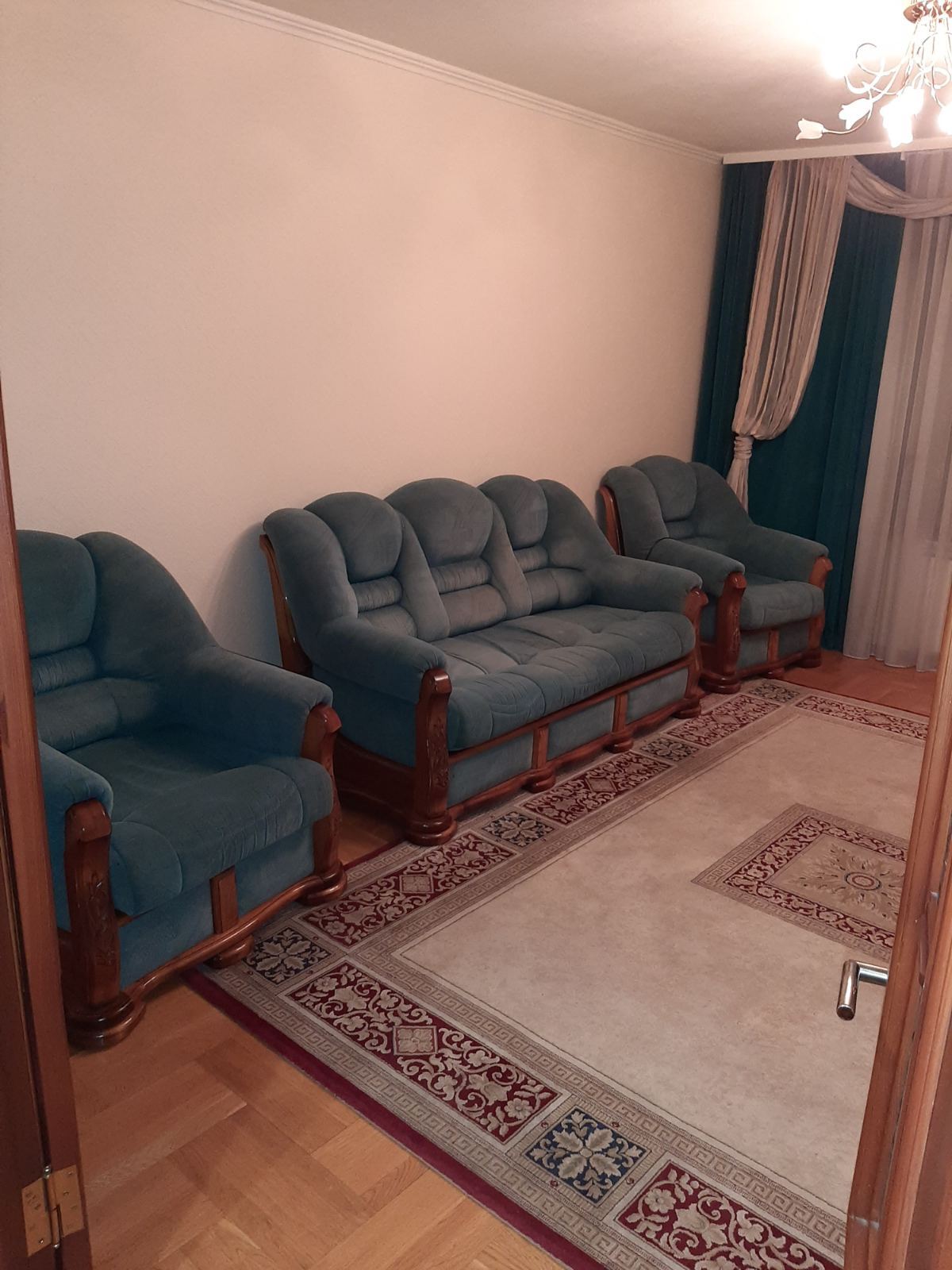 Продажа 3-комнатной квартиры 63 м², Героев просп., 33