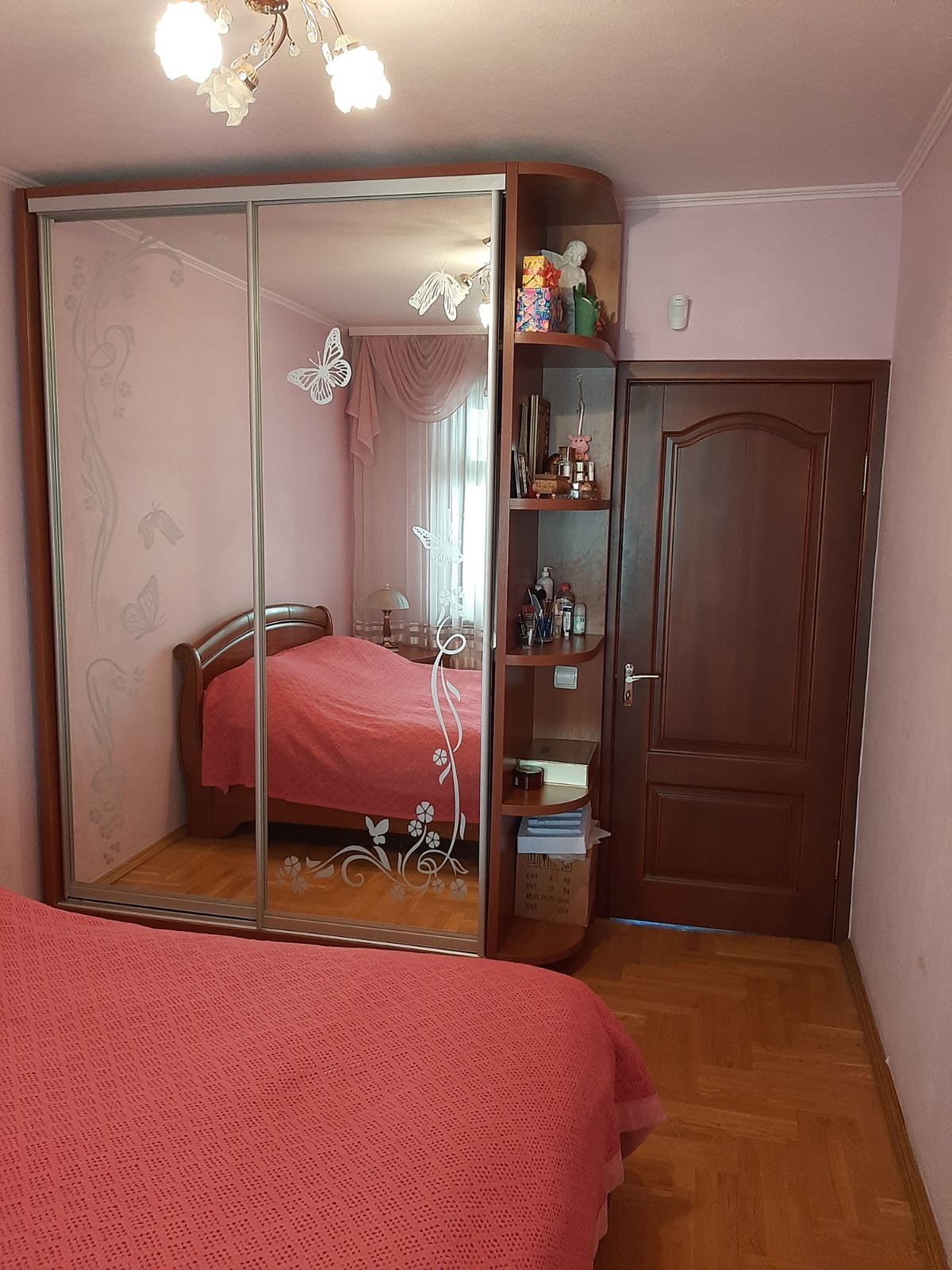 Продаж 3-кімнатної квартири 63 м², Героїв просп., 33