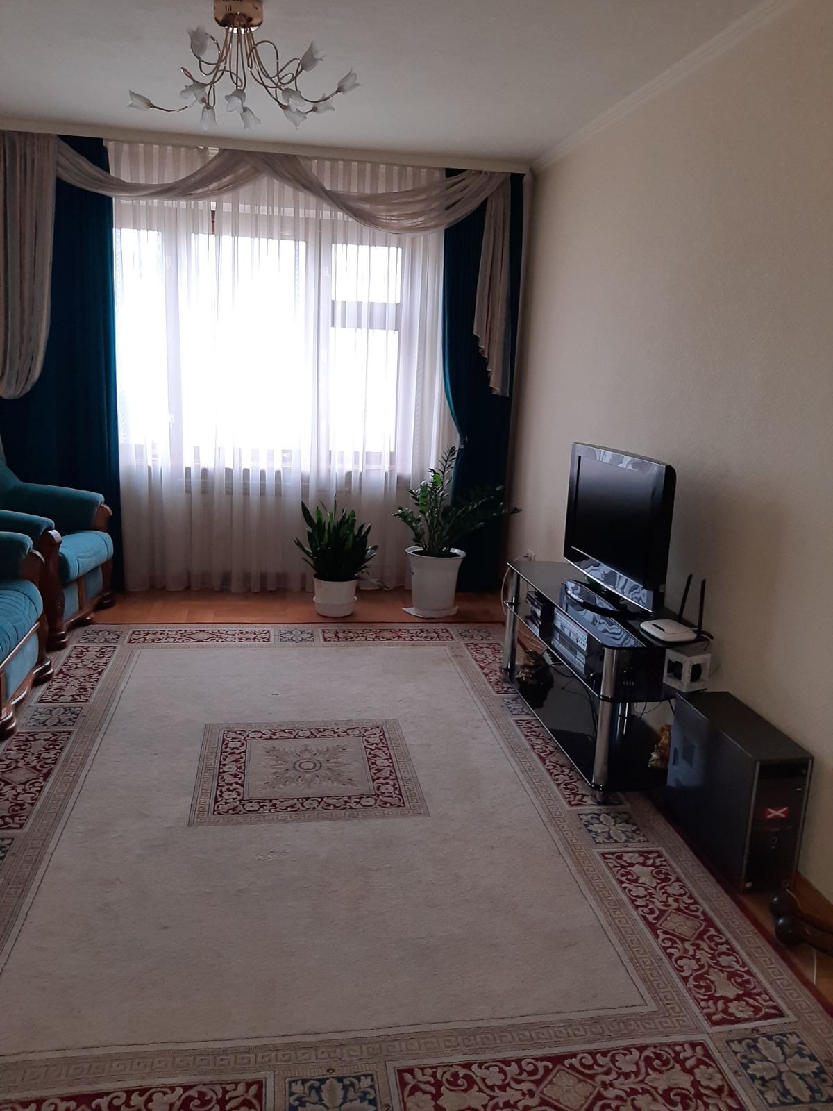 Продажа 3-комнатной квартиры 63 м², Героев просп., 33
