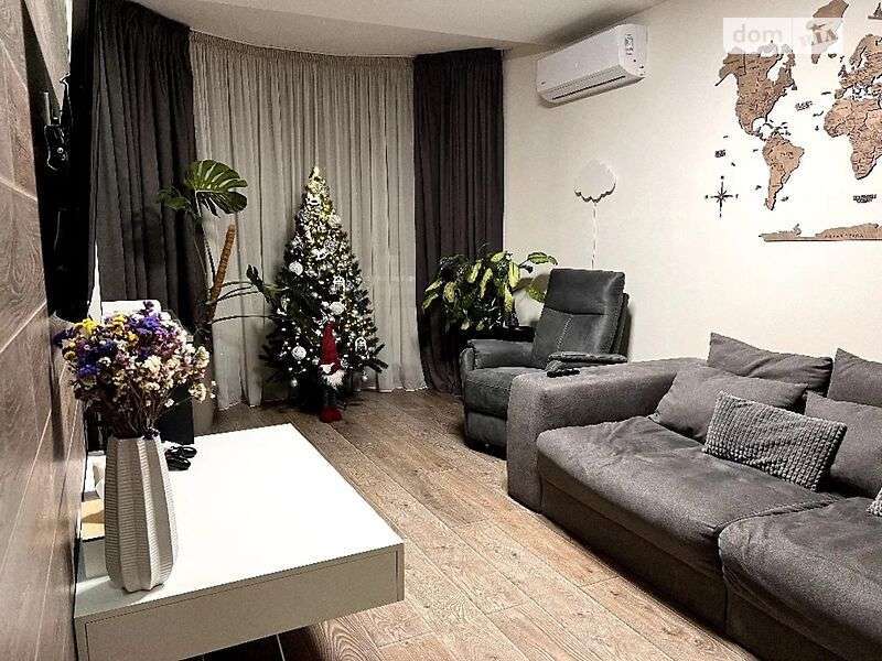 Продажа 2-комнатной квартиры 77 м², Завальная ул., 10г