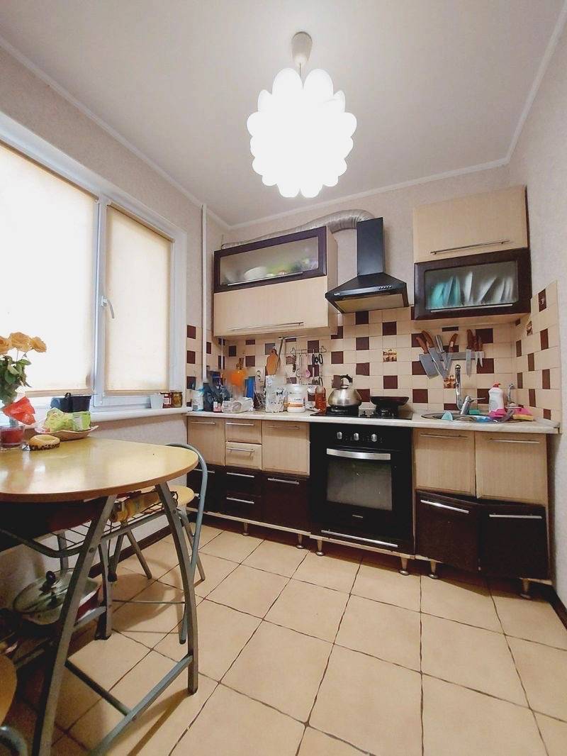 Продаж 2-кімнатної квартири 43 м², Героїв Крут вул.