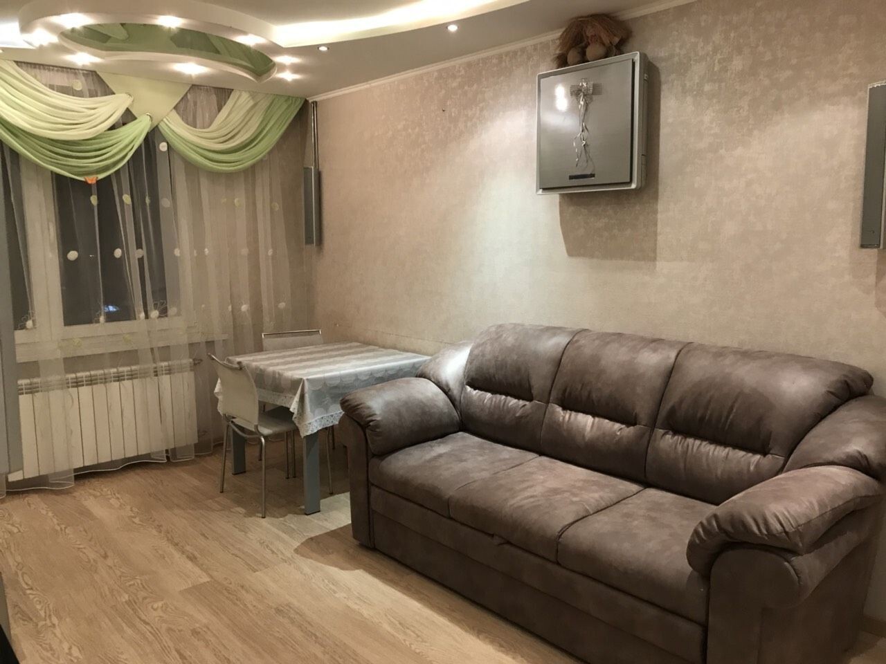 Аренда 3-комнатной квартиры 65 м², Валентиновская ул., 18