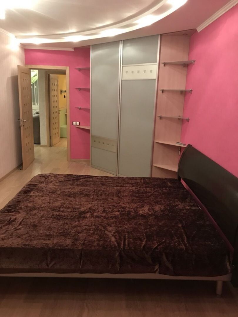 Аренда 3-комнатной квартиры 65 м², Валентиновская ул., 18