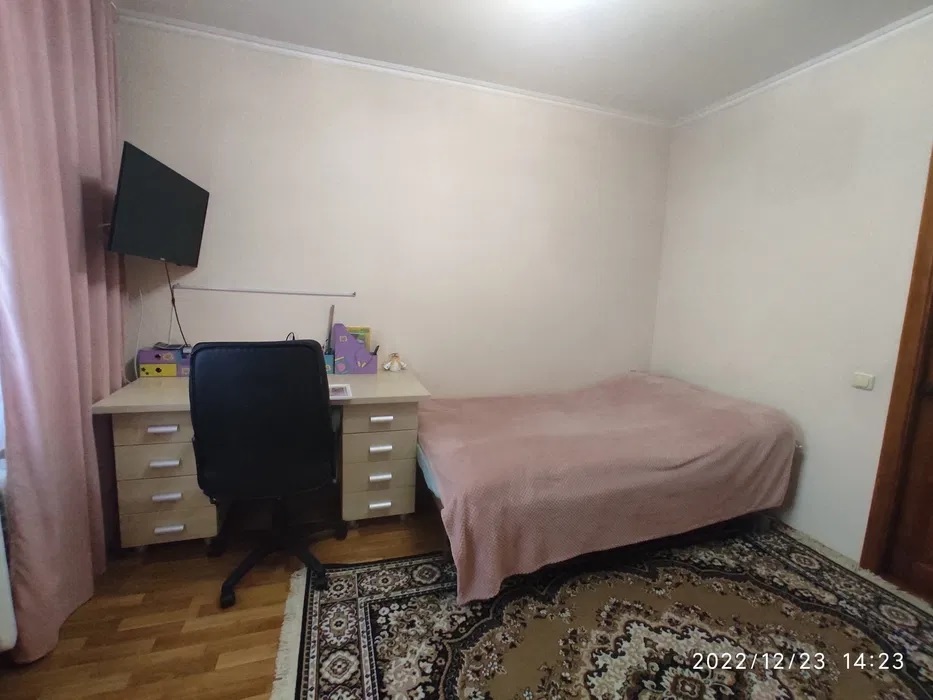 Продаж 2-кімнатної квартири 54 м², Європейська (Жовтнева) вул.