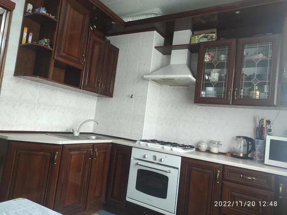 Продаж 2-кімнатної квартири 54 м², Європейська (Жовтнева) вул.