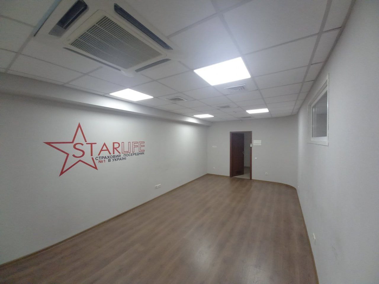 Оренда офісу 42 м², Барикадна вул., 1
