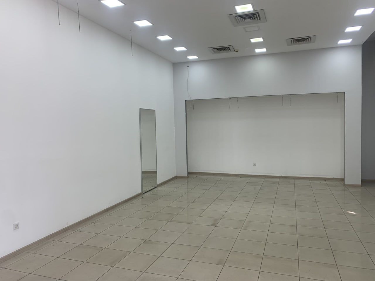 Оренда комерції 208 м², Дмитрія Яворницького просп., 88