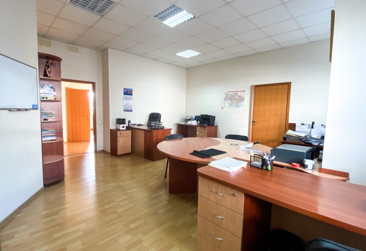 Продаж офісу 143 м², Глінки вул., 1