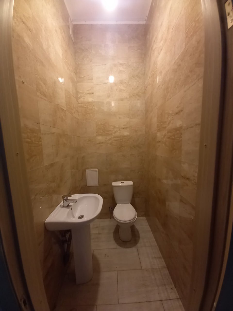 Аренда коммерции 97 м², Крутогорный спуск, 2