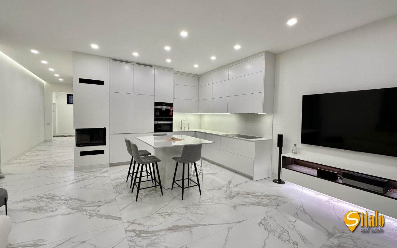 Продажа дома 240 м², 1-я Озерная ул.