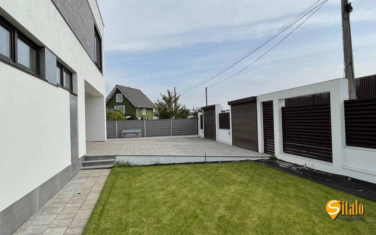 Продажа дома 240 м², 1-я Озерная ул.