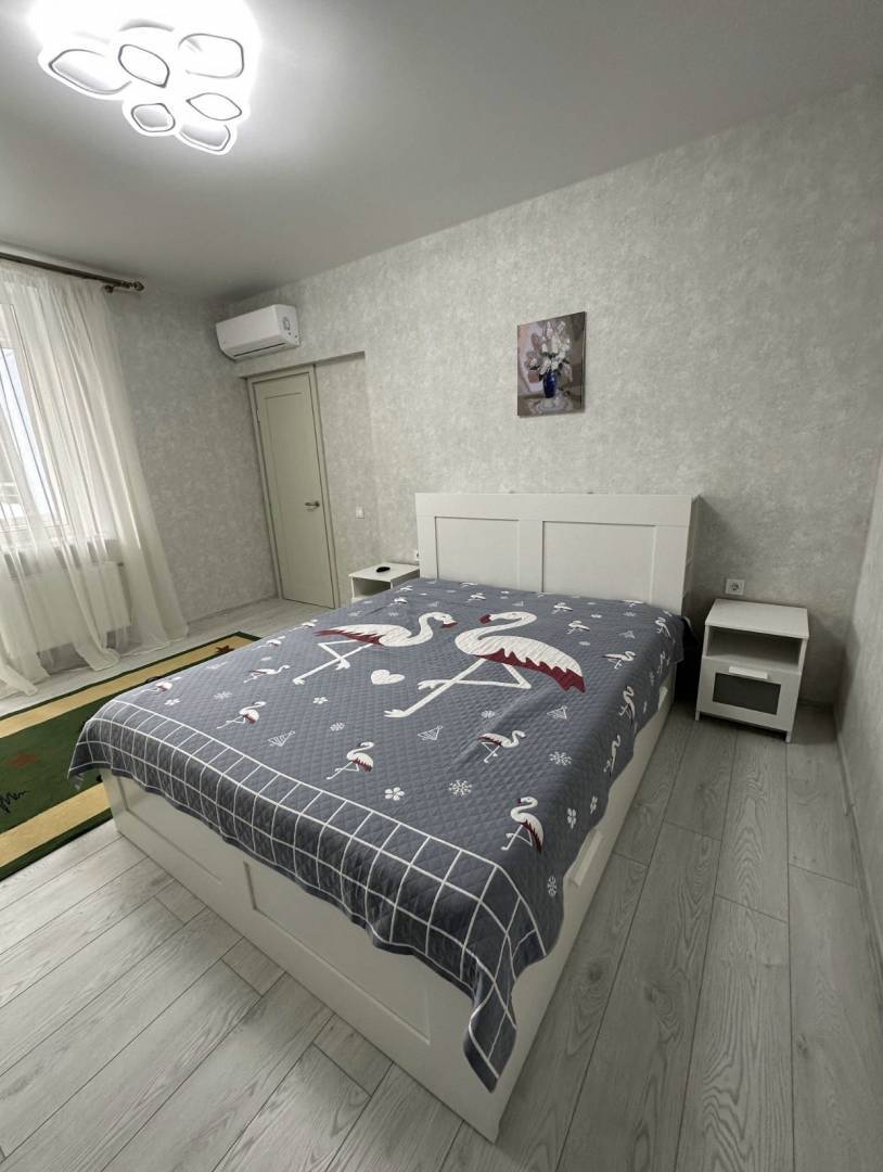 Продаж 2-кімнатної квартири 49 м², Варненська вул.