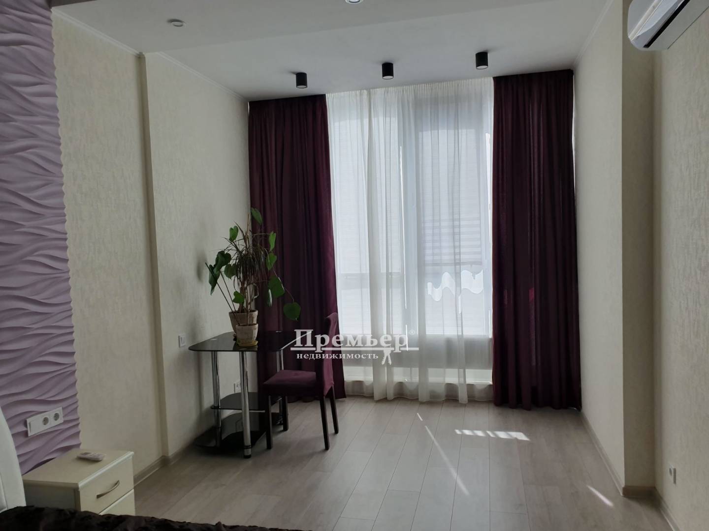 Продаж 1-кімнатної квартири 52 м², Академіка Корольова вул.