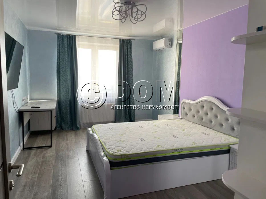 Продаж 3-кімнатної квартири 95 м², Сергія Данченка вул.